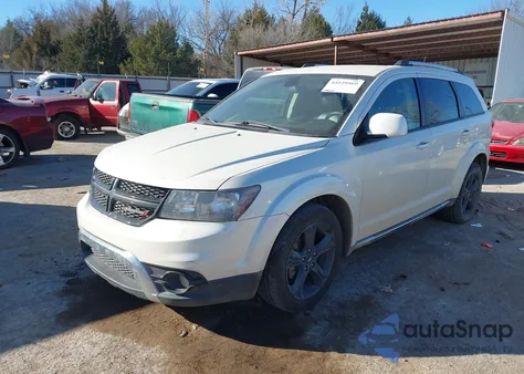 2018 Dodge Journey Crossroad z USA, uszkodzony, nr VIN 3C4PDCGB5JT507718